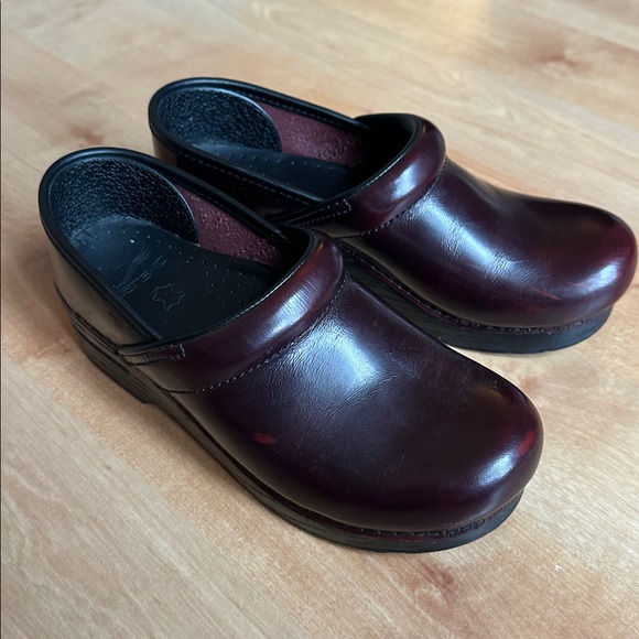 Dansko Professional Cordovan Cabrio Clog - Size 37 - Picture 2 of 9